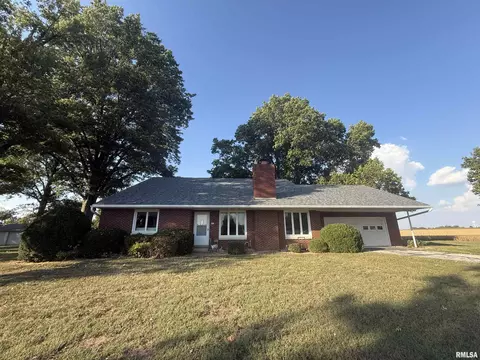 404 W Maple Ave, Ursa, IL 62376