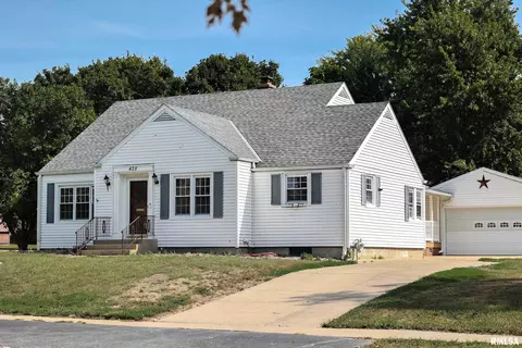 428 S Madison St, Pittsfield, IL 62363