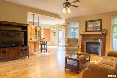 3704 Doe Run Trl, Springfield, IL 62711 photo 10