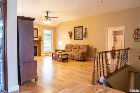 3704 Doe Run Trl, Springfield, IL 62711 photo 2