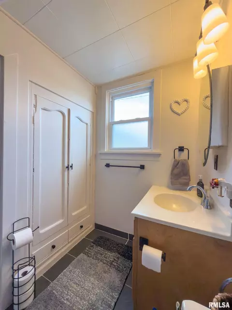 306 N Harshbarger St, Abingdon, IL 61410 photo 25