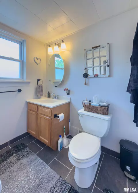 306 N Harshbarger St, Abingdon, IL 61410 photo 26