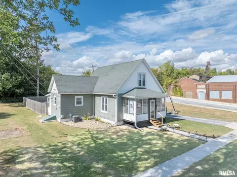 306 N Harshbarger St, Abingdon, IL 61410 photo 3