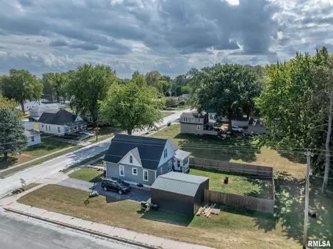 306 N Harshbarger St, Abingdon, IL 61410 photo 4