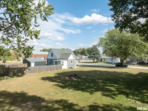 306 N Harshbarger St, Abingdon, IL 61410 photo 6