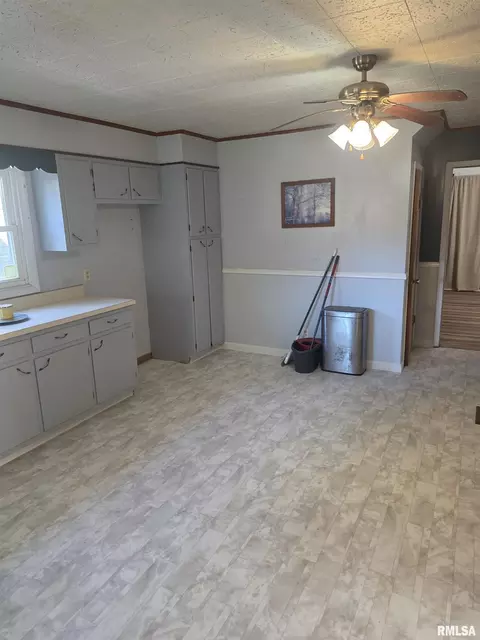 Kitchen - 1033 N 8th St, Springfield, IL 62702 photo 2 of 2