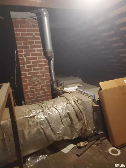 Other - 1033 N 8th St, Springfield, IL 62702 photo 5 of 12