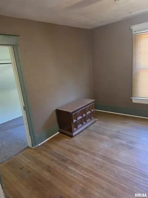 Bedroom - 1033 N 8th St, Springfield, IL 62702 photo 2 of 10