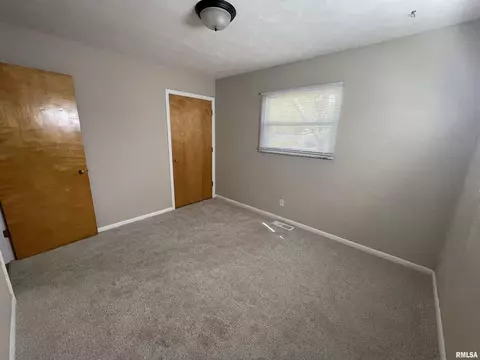 25 Royal Rd, Springfield, IL 62702 photo 9