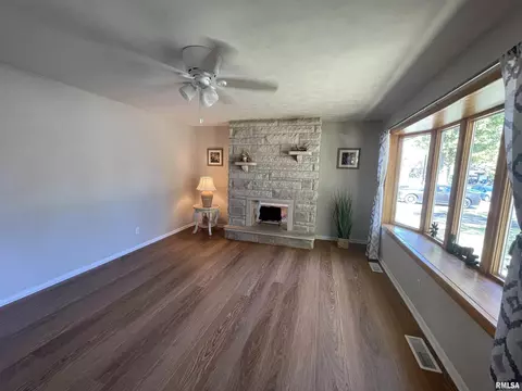 25 Royal Rd, Springfield, IL 62702 photo 2