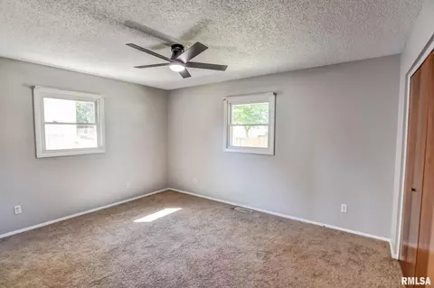 207 Kemmerer St, Assumption, IL 62510 photo 35