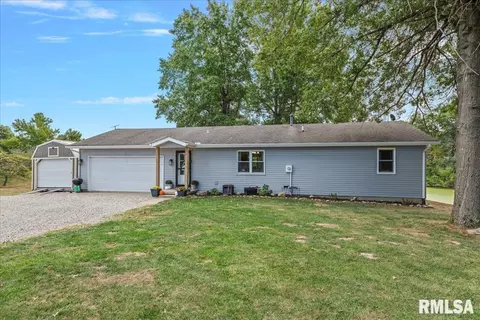 13260 Hall Dr, Mechanicsburg, IL 62545