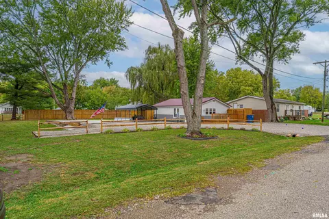 613 S 2nd St, San Jose, IL 62682