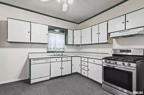 1933 S 1st St, Springfield, IL 62704 photo 9