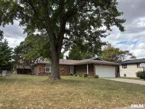 47 Margaret Ct, Pawnee, IL 62558