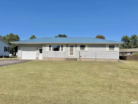 405 Memorial Dr, Abingdon, IL 61410