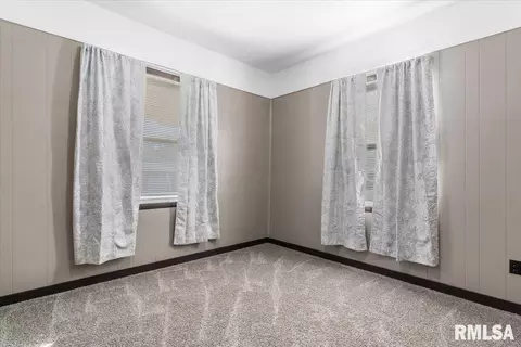 Bedroom - 1729 E Converse Ave, Springfield, IL 62702 photo 1 of 9