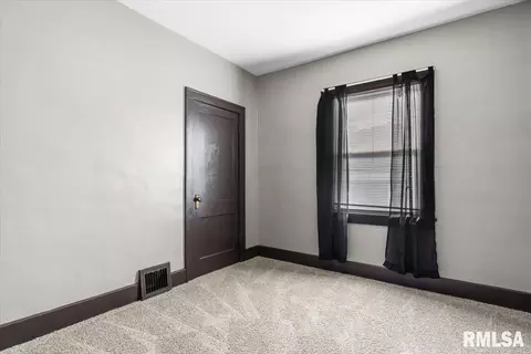 Bedroom - 1729 E Converse Ave, Springfield, IL 62702 photo 5 of 9