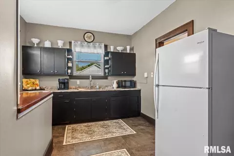 Kitchen - 1729 E Converse Ave, Springfield, IL 62702 photo 1 of 3