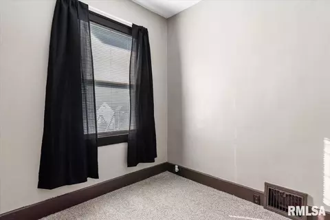 Bedroom - 1729 E Converse Ave, Springfield, IL 62702 photo 8 of 9