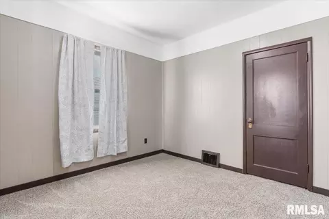 Bedroom - 1729 E Converse Ave, Springfield, IL 62702 photo 2 of 9
