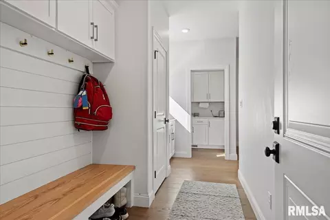 Entry Way - 2801 Richardson Dr, Springfield, IL 62711 photo 4 of 6