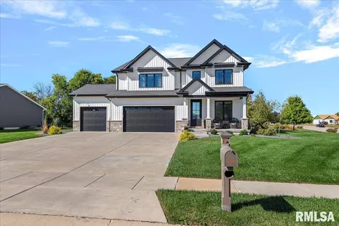 Exterior - 2801 Richardson Dr, Springfield, IL 62711 photo 2 of 16