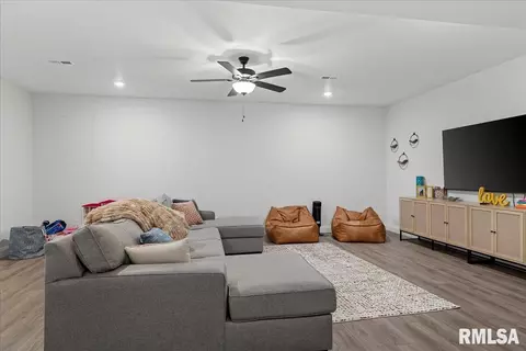 Other - 2801 Richardson Dr, Springfield, IL 62711 photo 9 of 18