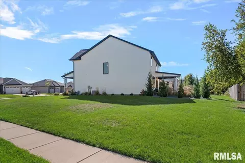 Exterior - 2801 Richardson Dr, Springfield, IL 62711 photo 12 of 16