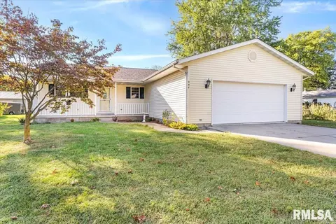 207 N Church St, Mechanicsburg, IL 62545