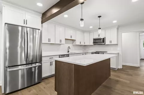 Kitchen - 2212 Greenbriar Rd, Springfield, IL 62704 photo 2 of 5