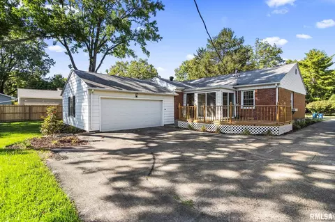 Exterior - 2212 Greenbriar Rd, Springfield, IL 62704 photo 8 of 9