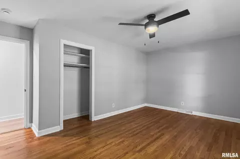 Bedroom - 2212 Greenbriar Rd, Springfield, IL 62704 photo 5 of 8