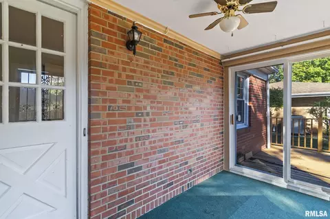 Exterior - 2212 Greenbriar Rd, Springfield, IL 62704 photo 3 of 9