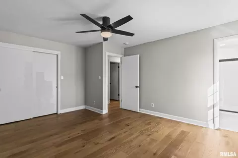 Bedroom - 2212 Greenbriar Rd, Springfield, IL 62704 photo 2 of 8