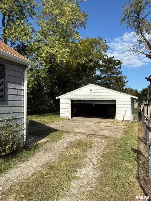 Other - 1305 E Spruce St, Springfield, IL 62703 photo 3 of 7