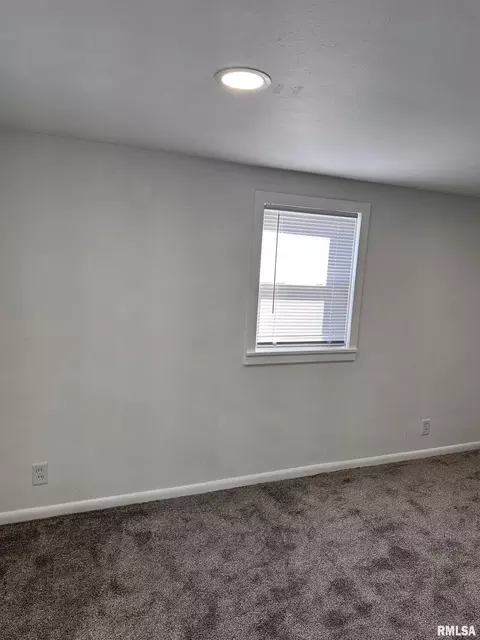 2033 N 19th St, Springfield, IL 62702 photo 26