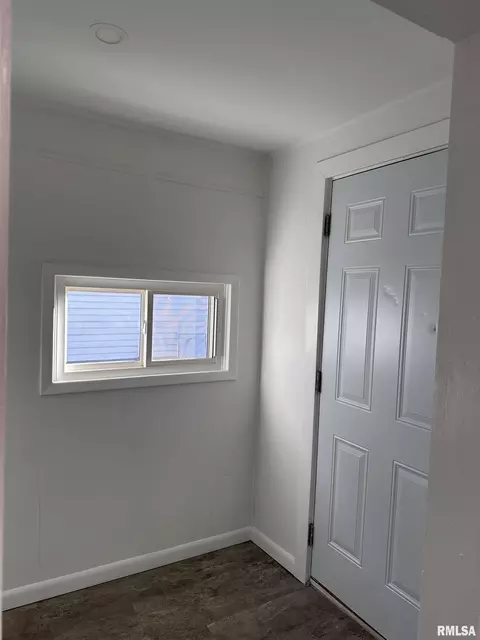 2033 N 19th St, Springfield, IL 62702 photo 3