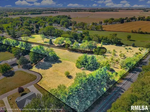 20 Villa Cir, Knoxville, IL 61448