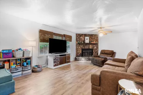 2229 Trowbridge Rd, Springfield, IL 62703 photo 5