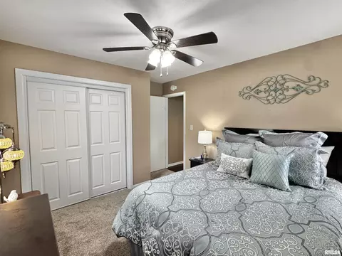 2109 Black Ave, Springfield, IL 62702 photo 16