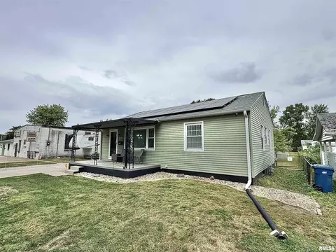 2109 Black Ave, Springfield, IL 62702 photo 3