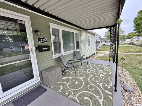 2109 Black Ave, Springfield, IL 62702 photo 4