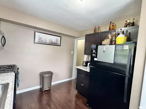 2109 Black Ave, Springfield, IL 62702 photo 8