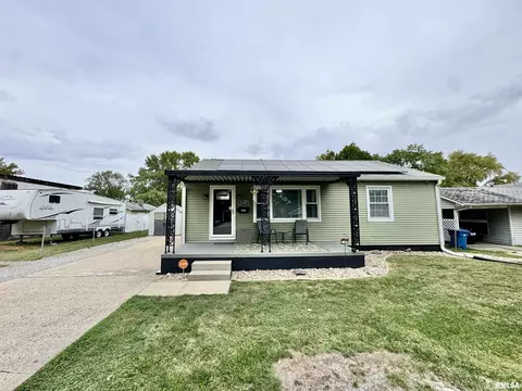 2109 Black Ave, Springfield, IL 62702 photo 2