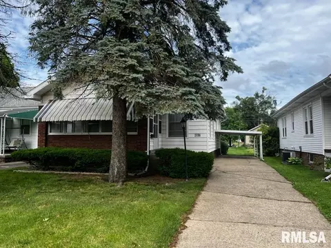 2136 N 7th St, Springfield, IL 62702