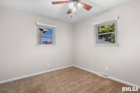 1900 Camden Rd, Springfield, IL 62702 photo 13