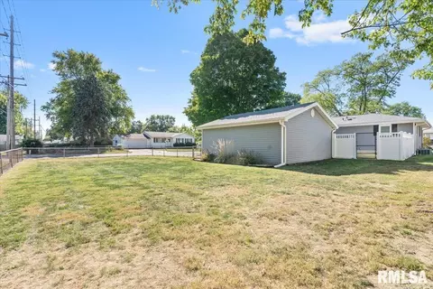 1900 Camden Rd, Springfield, IL 62702 photo 32