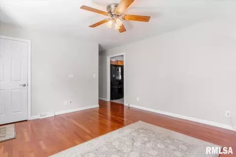 1900 Camden Rd, Springfield, IL 62702 photo 6