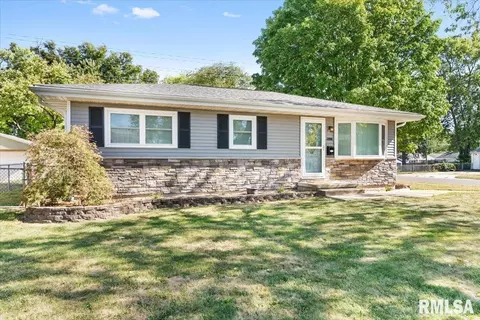 1900 Camden Rd, Springfield, IL 62702 photo 2